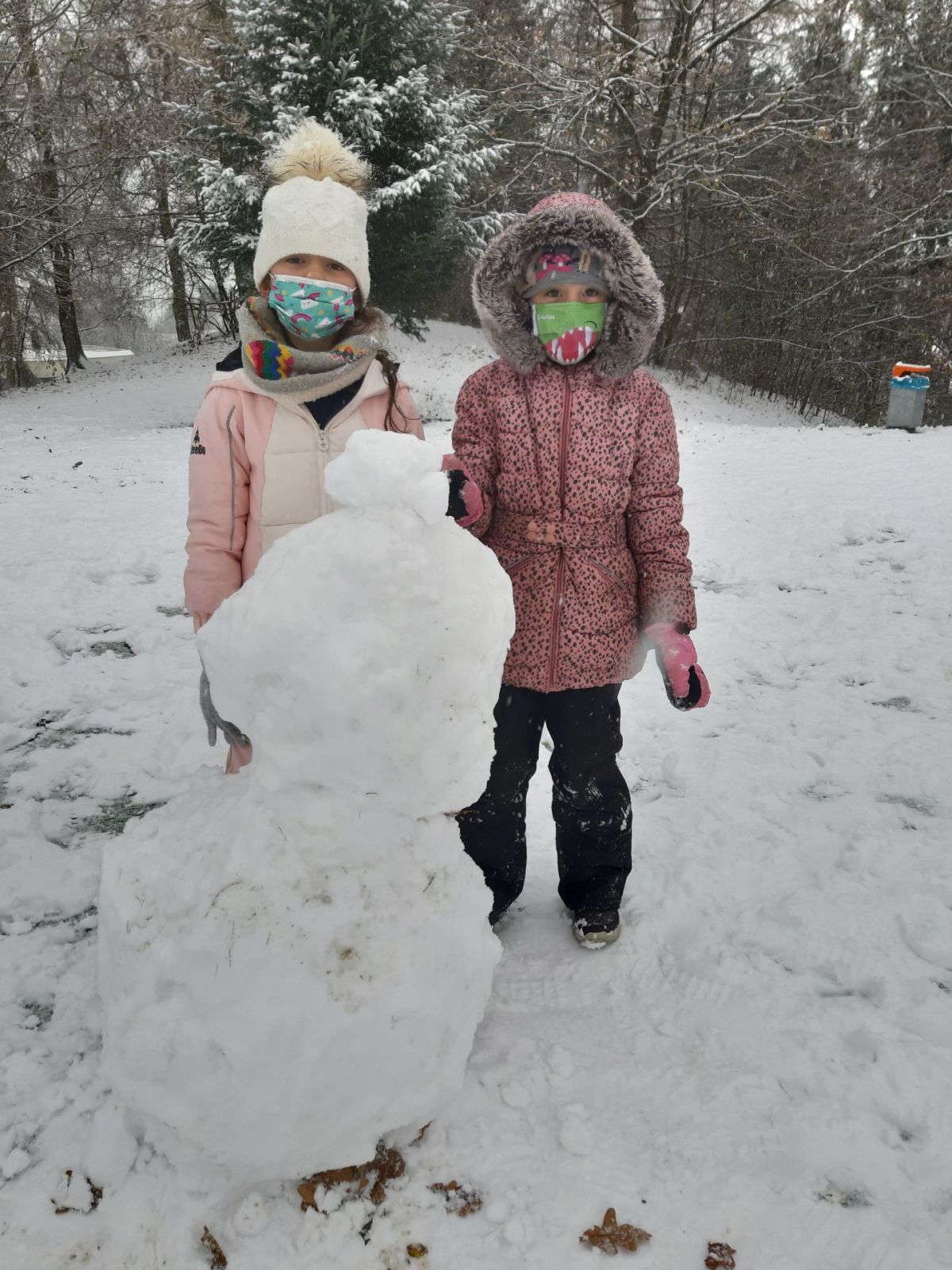 Es schneit, es schneit kommt alle aus dem Haus